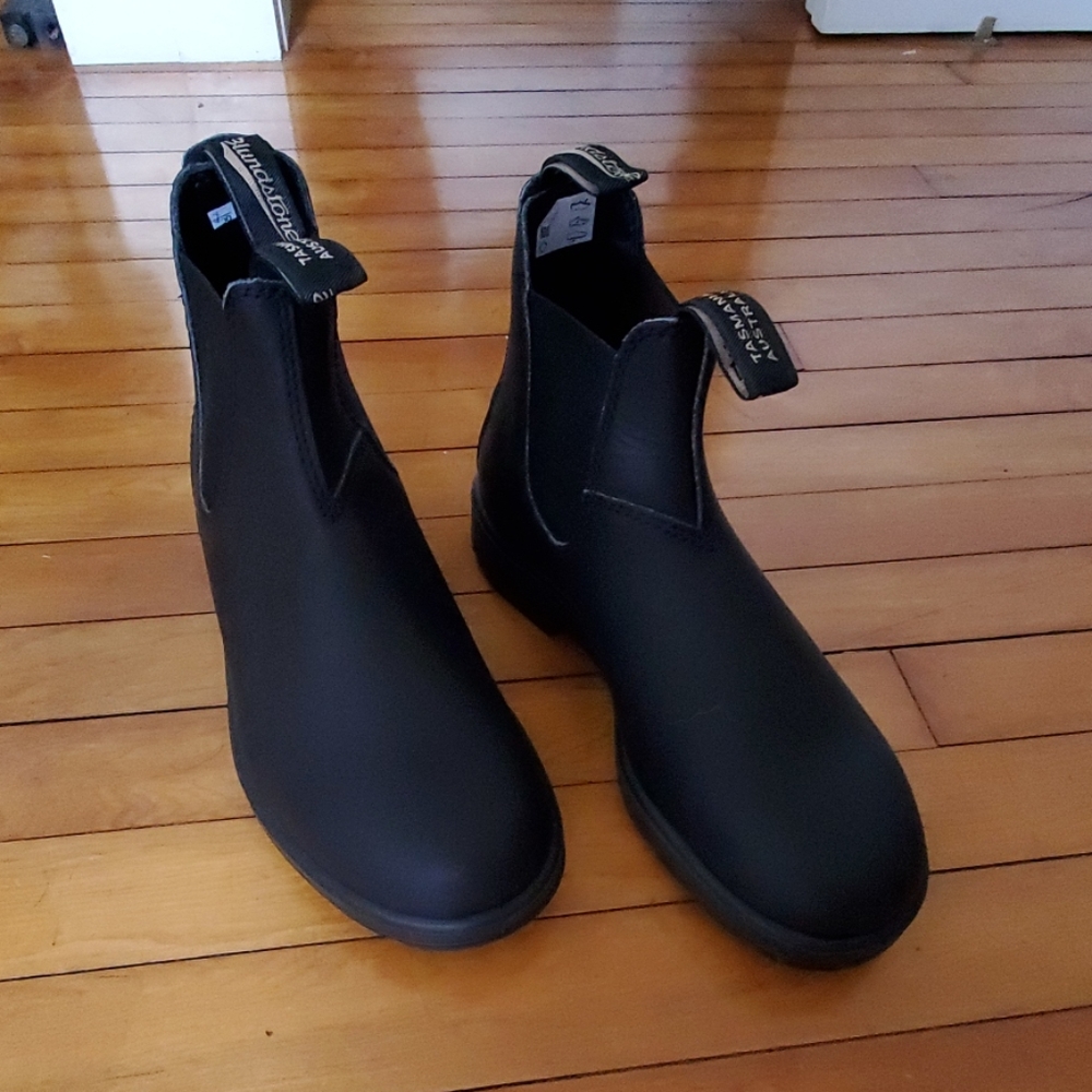 Blundstone shoes womens size 10 brand new